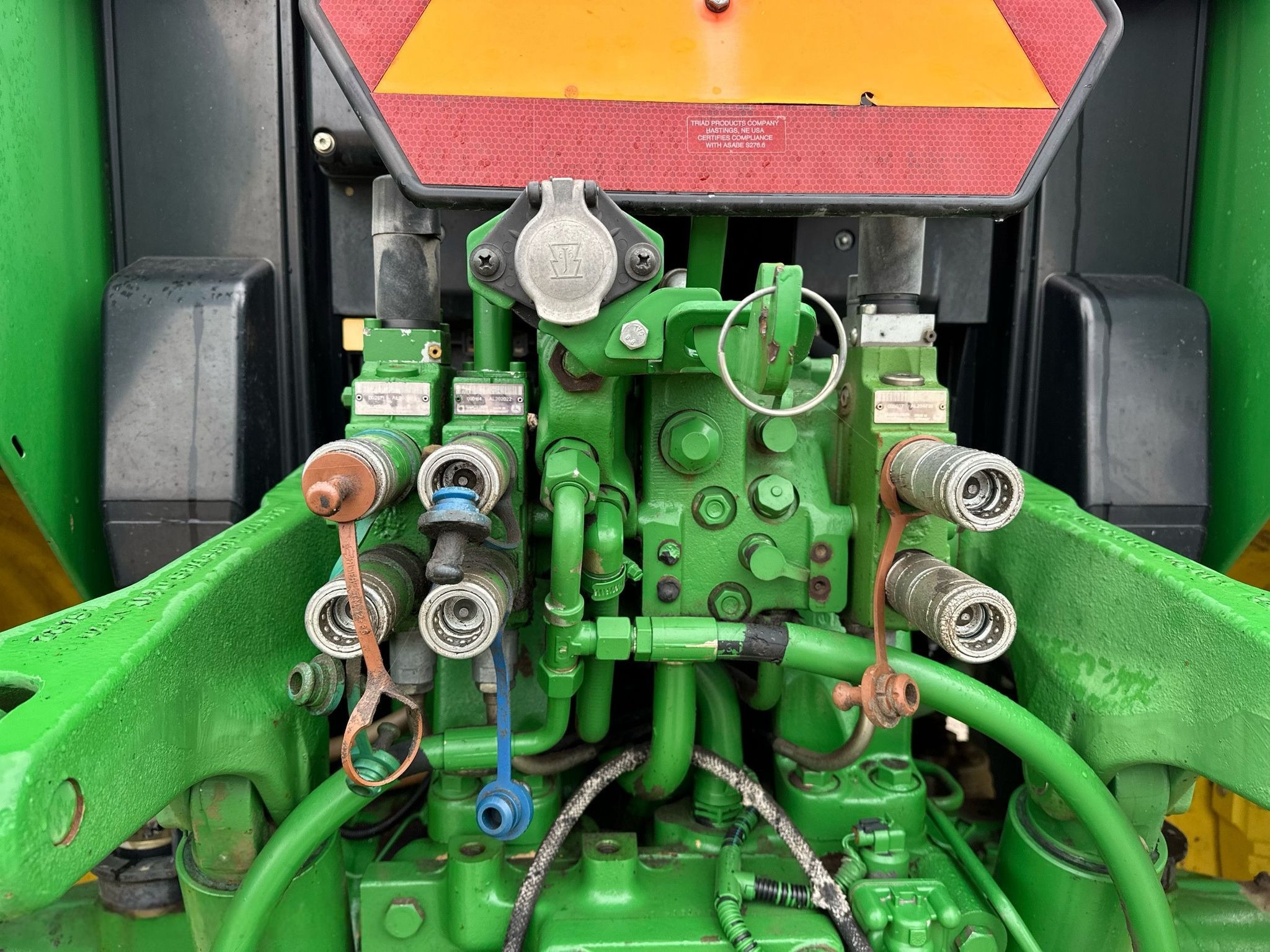 2010 John Deere 7330 MFWD Tractor thumbnail 7