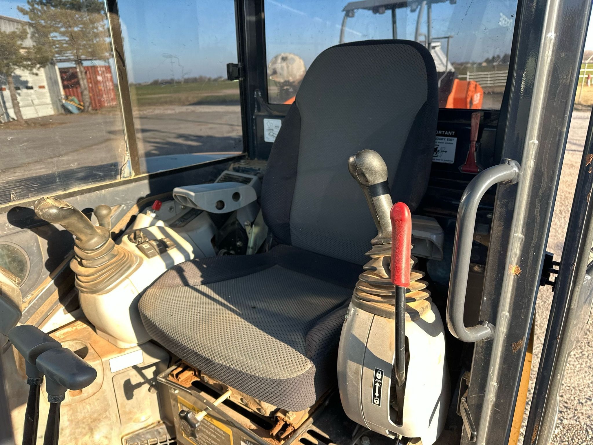 2016 John Deere 60G Mini Excavator thumbnail 6