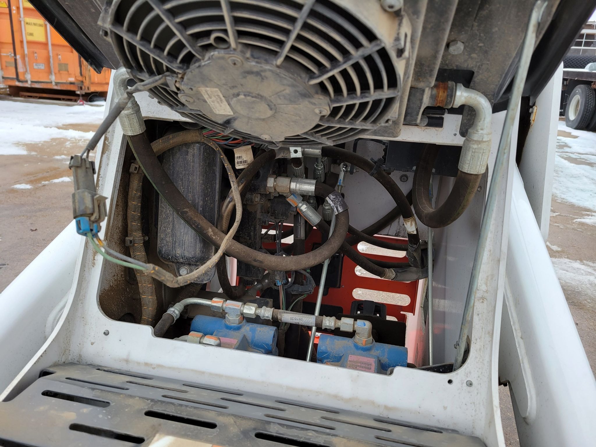 2021 Bobcat MT100 Compact Utility Loader thumbnail 10