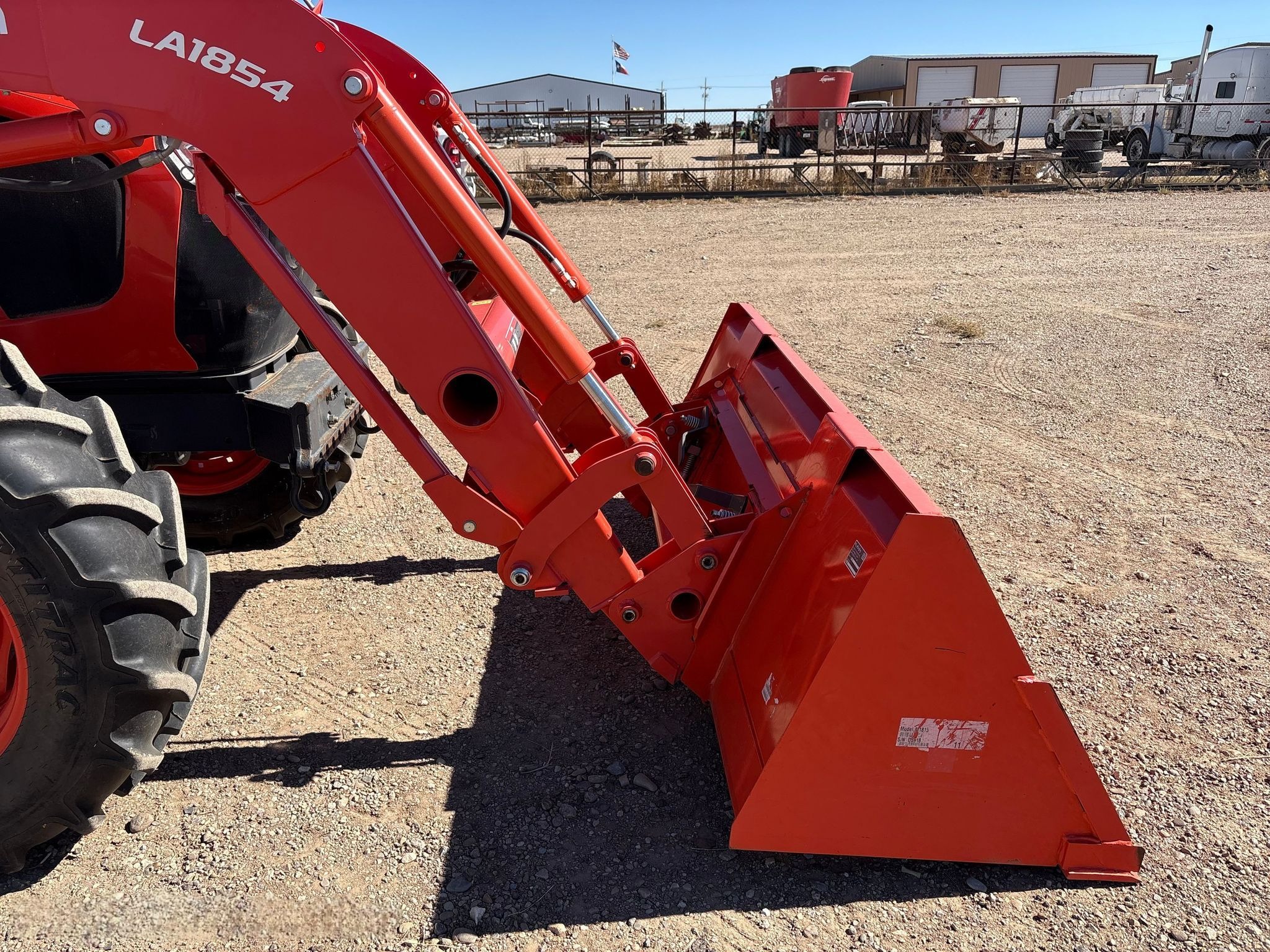 2022 Kubota M5-111D MFWD Tractor thumbnail 5