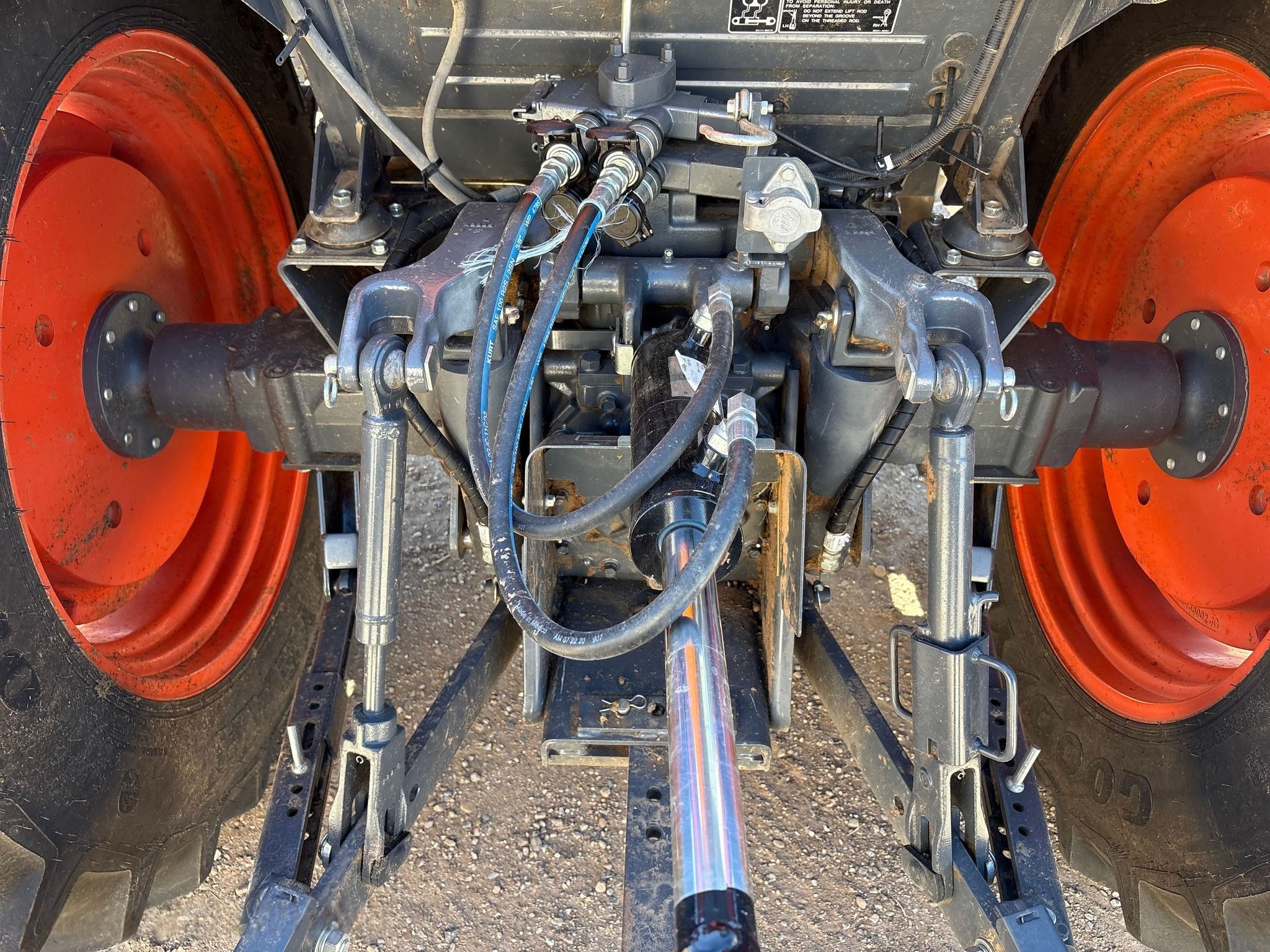 2022 Kubota M5-111D MFWD Tractor thumbnail 6